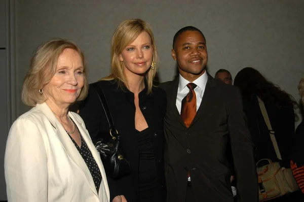 Eva Marie Saint, Charlize Theron et Cuba Gooding Jr . — Photo