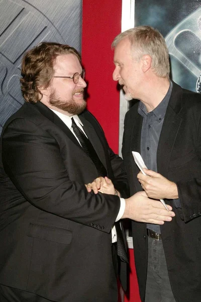 Guillermo del toro ve james cameron — Stok fotoğraf