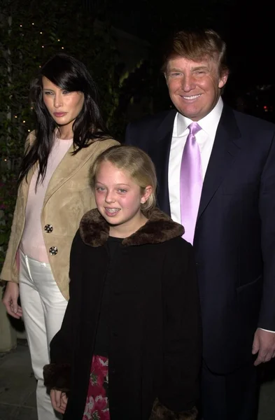 Donald Trumpf mit Melania und ankommendem Kind — Stockfoto