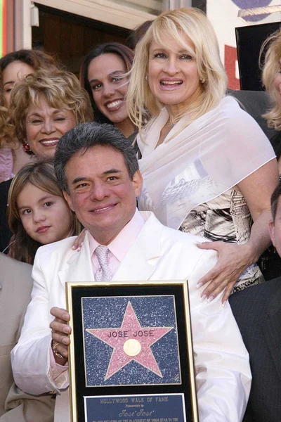 Jose Jose com a família e amigos — Fotografia de Stock