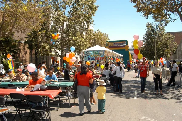 Atmosphere at Los Angeles Mission's End of Summer Block Party — Stock Photo, Image