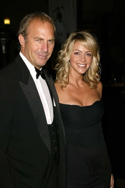 Kevin costner ve christine baumgarten — Stok fotoğraf