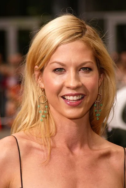 Jenna Elfman — Stockfoto