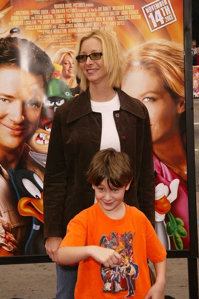 Lisa Kudrow y su hijo — Foto de Stock