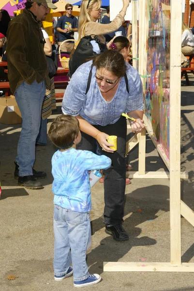 Camryn manheim en zoon — Stockfoto