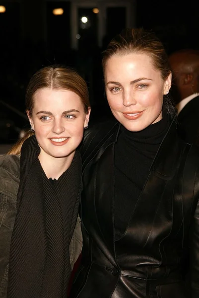 Melissa George and sister — Stock Photo, Image
