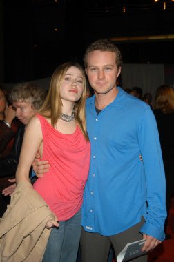 Majandra delfino ve devon gummersall