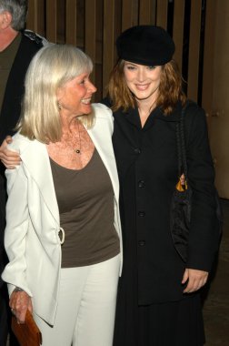 Verna bloom ve winona ryder