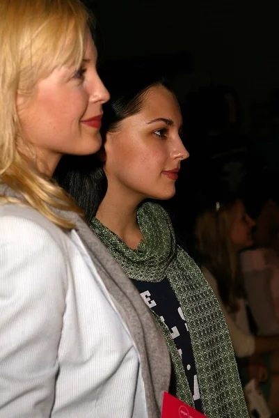 Kelly rutherford och rachael leigh cook — Stockfoto