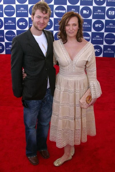 Toni Collette y su marido Dave — Foto de Stock