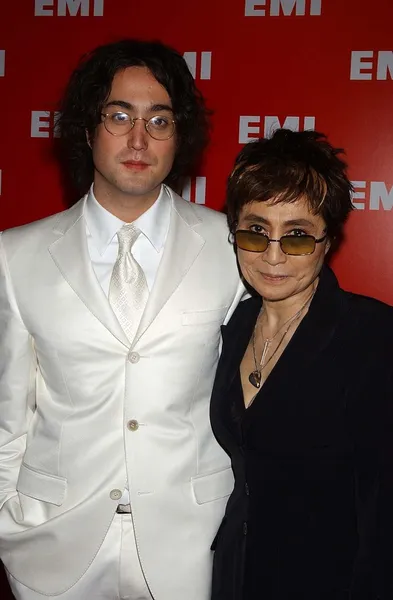 Sean Lennon e Yoko Ono — Fotografia de Stock