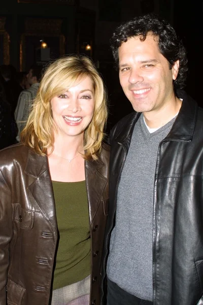 Sharon lawrence und ehemann dr. tom apostel — Stockfoto