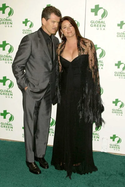 Pierce Brosnan and wife Keely Shaye Smith — Stock Photo, Image