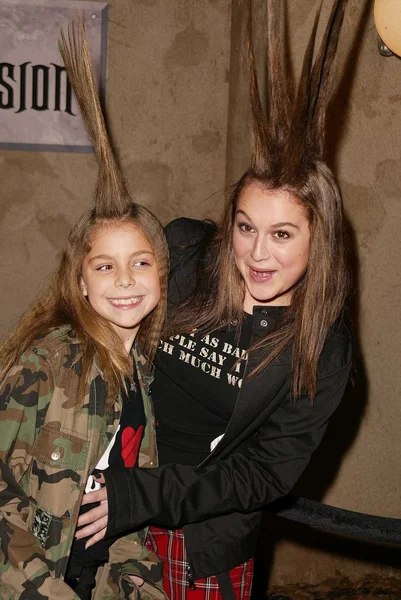 Alexa Vega y su hermana MacKenzie —  Fotos de Stock