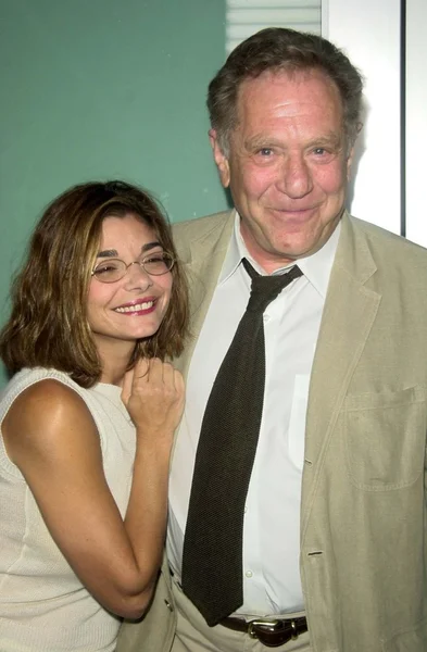 Laura San Giacomo and George Segal — Stock Photo, Image