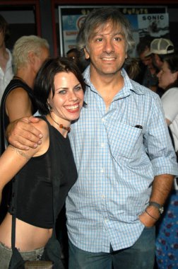 faruza inat ve lee ranaldo