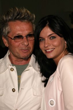 Jodi Lyn O'Keefe ve arkadaş