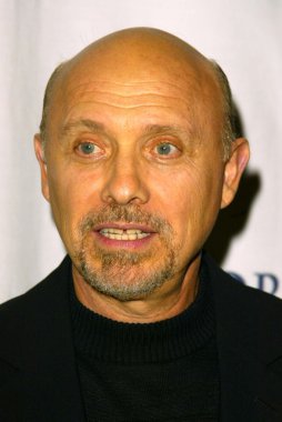 Hector Elizondo
