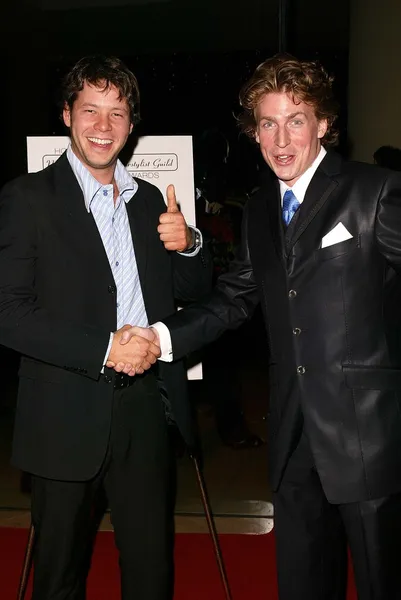 Ike Barinholtz and Josh Meyers — Stock Photo, Image