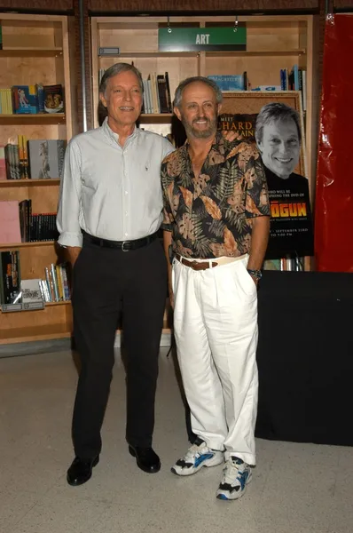 Richard chamberlain und shogun direktor jerry london — Stockfoto