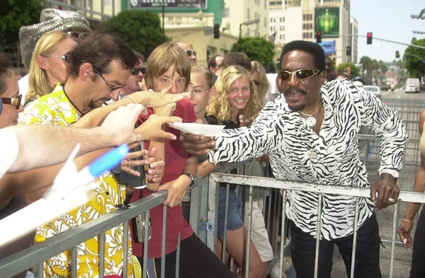Ike Turner signs autographs for fans — Stock Photo, Image
