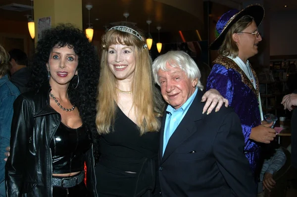 "Cher" impersonator, Lynn Carey and Skip E. Lowe — Stock Photo, Image