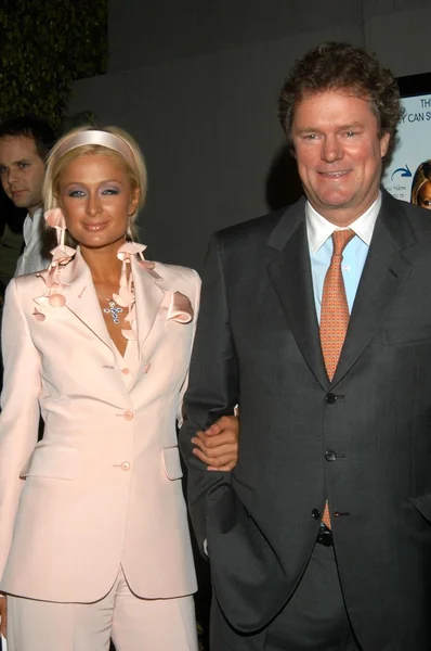 Paris hilton a otec rick hilton — Stock fotografie