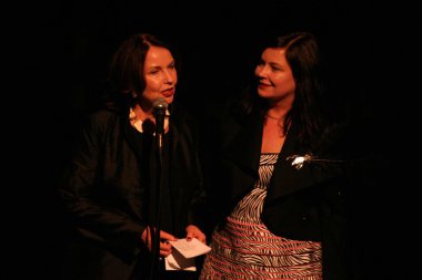 Sandra Karahan stephenson ve kızı jennifer nicholson