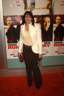 Nora Dunn