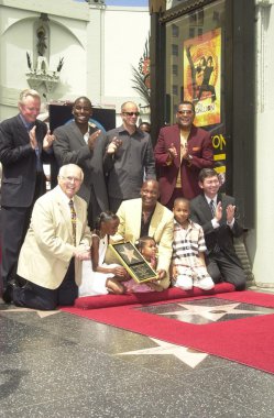 John Singleton's star örtüsünü açmak