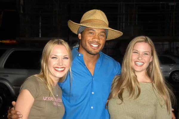 Adrienne Frantz, Kiko Ellsworth and Marissa Tait — Stock Photo, Image