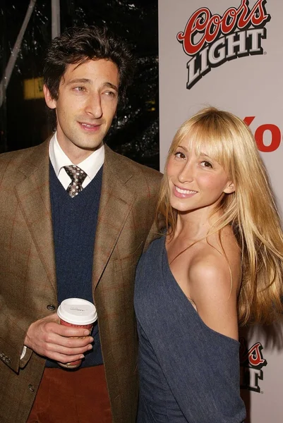 Adrien Brody y su novia Michelle Dupont —  Fotos de Stock