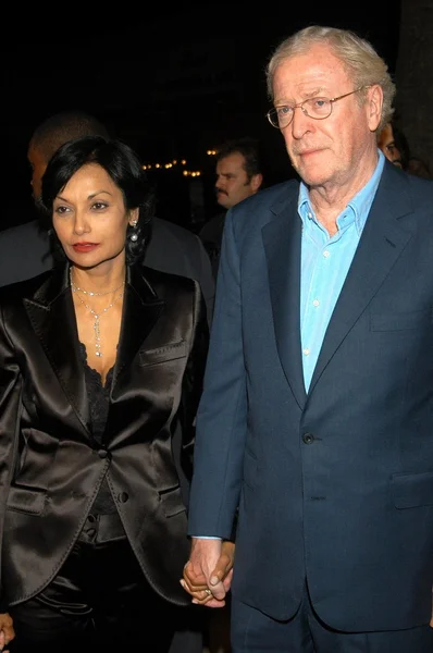 Michael Caine y su esposa Shakira — Foto de Stock