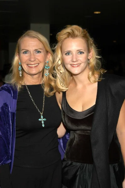 Juliet Mills and her daughter Melissa Caulfield — Stock Photo, Image