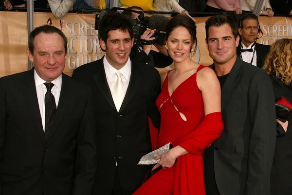 Paul Guilfoyle, Eric Szmanda, Jorja Fox y George Eads — Foto de Stock