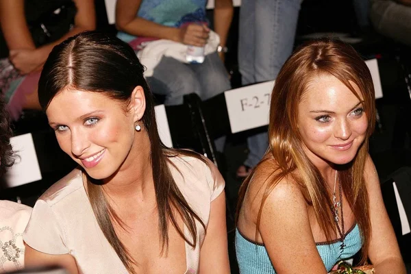 Nicky Hilton and Lindsay Lohan — Stock Photo, Image