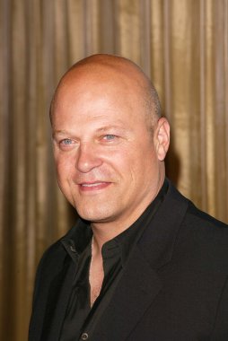 Michael Chiklis