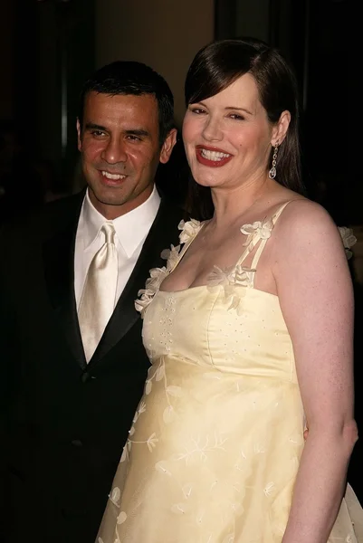 Reza jarrahy en geena davis — Stockfoto