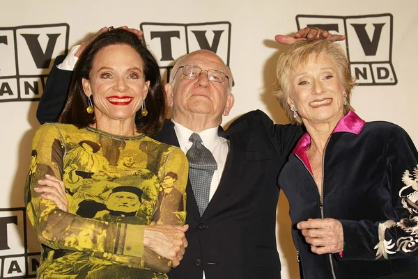 Valerie harper, ed asner ve senaryo yazarı — Stok fotoğraf