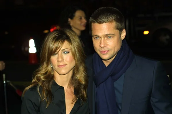 Jennifer Aniston and Brad Pitt — Stock Photo, Image