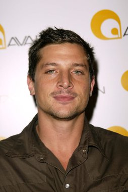 Simon Rex