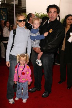 Chynna phillips ile billy baldwin ve aile