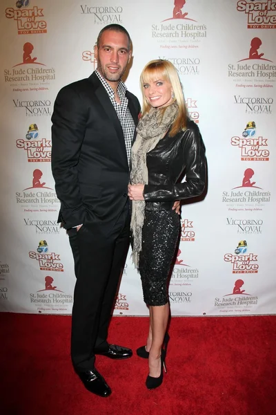 Hamzi Hijazi, Jaime Pressly at Spark of Love, Private Location, Beverly Hills, CA 12-15-12 — Stock Photo, Image