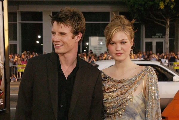 Luke mably und julia stiles — Stockfoto