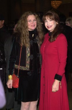 Stephanie zimbalist ve mary crosby