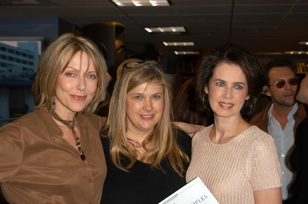 Susan Blakely, Colleen Camp et Dayle Haddon — Photo