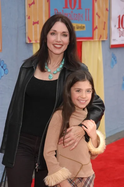 Stepfanie Kramer and daughter Lily — Stock Photo, Image