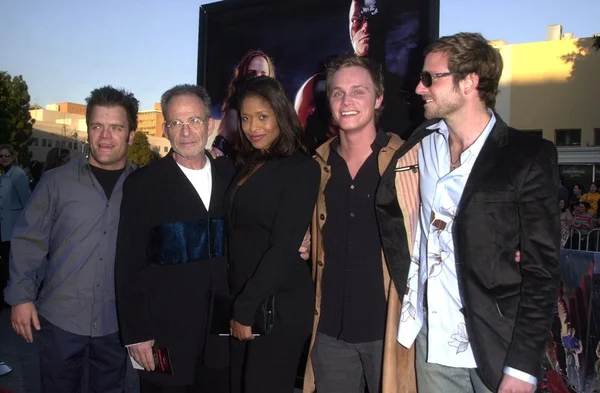 Kevin Weisman, Ron Rifkin, Merrin Dungey, David Anders and Bradley Cooper — Stock Photo, Image