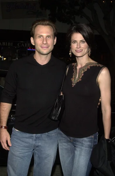 Christian slater en vrouw ryan haddon — Stockfoto