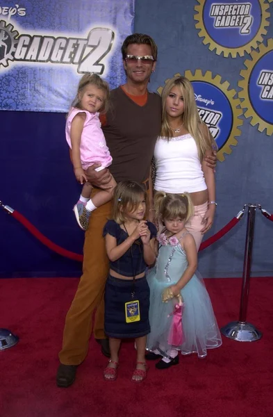 Lorenzo Lamas y Alexandra y Victoria e Isabella y Shayne — Foto de Stock